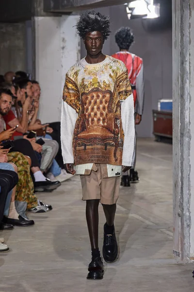 Look 30